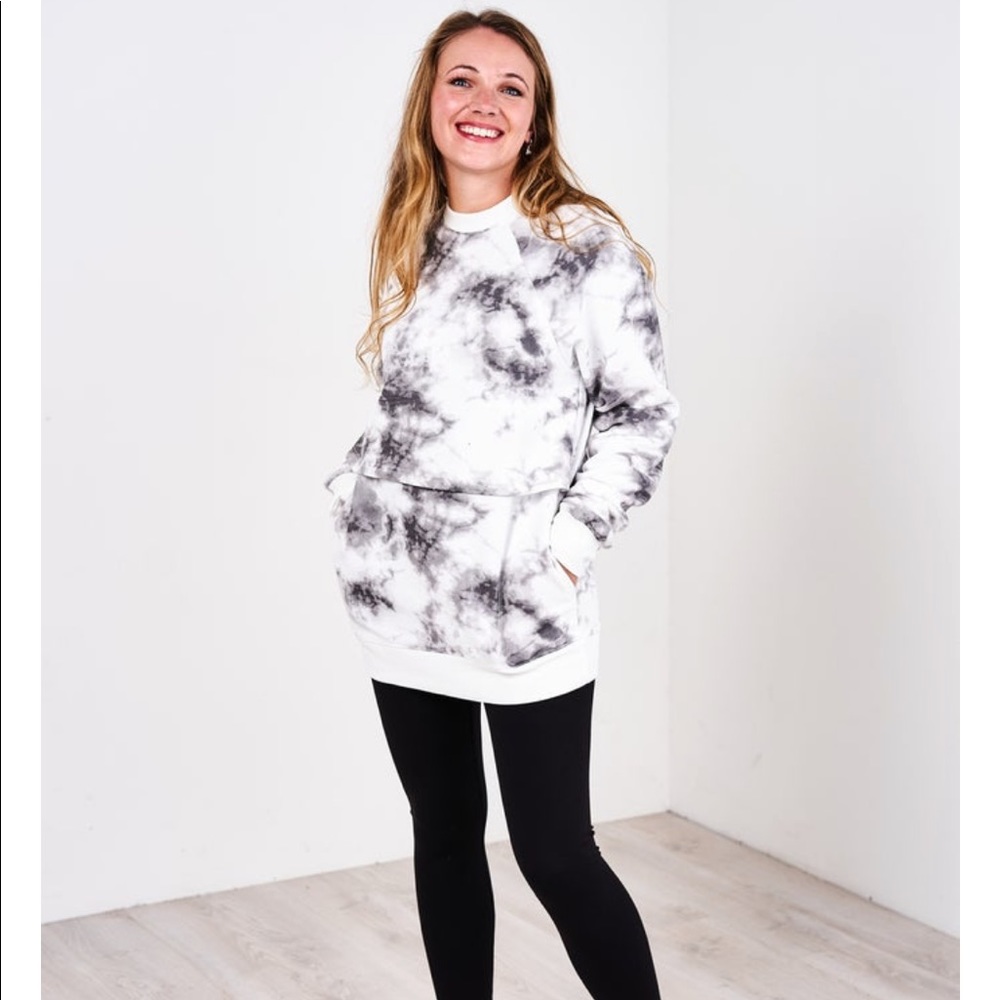 XS/S BNWT Latched Mama Snuggle Up Winter Sky
